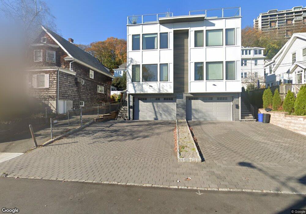 32 Myrtle Ave, Edgewater, NJ 07020 - photo 1