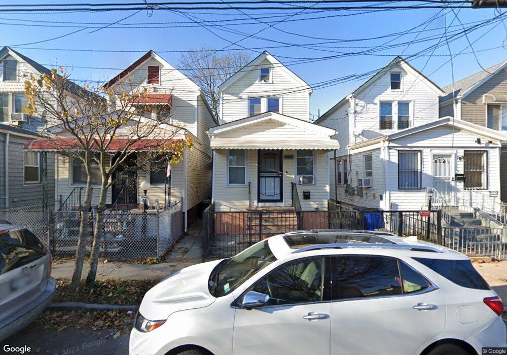 150-69 116th Dr, Jamaica, NY 11434 - photo 1
