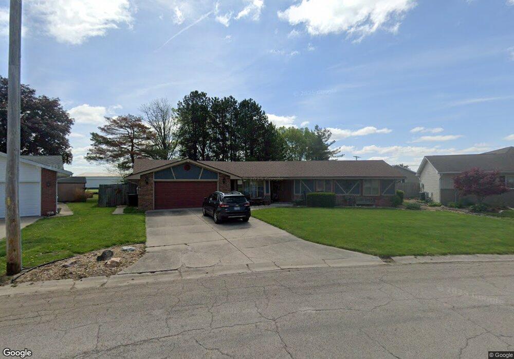 101 Crestwood Dr, Lincoln, IL 62656 - photo 1