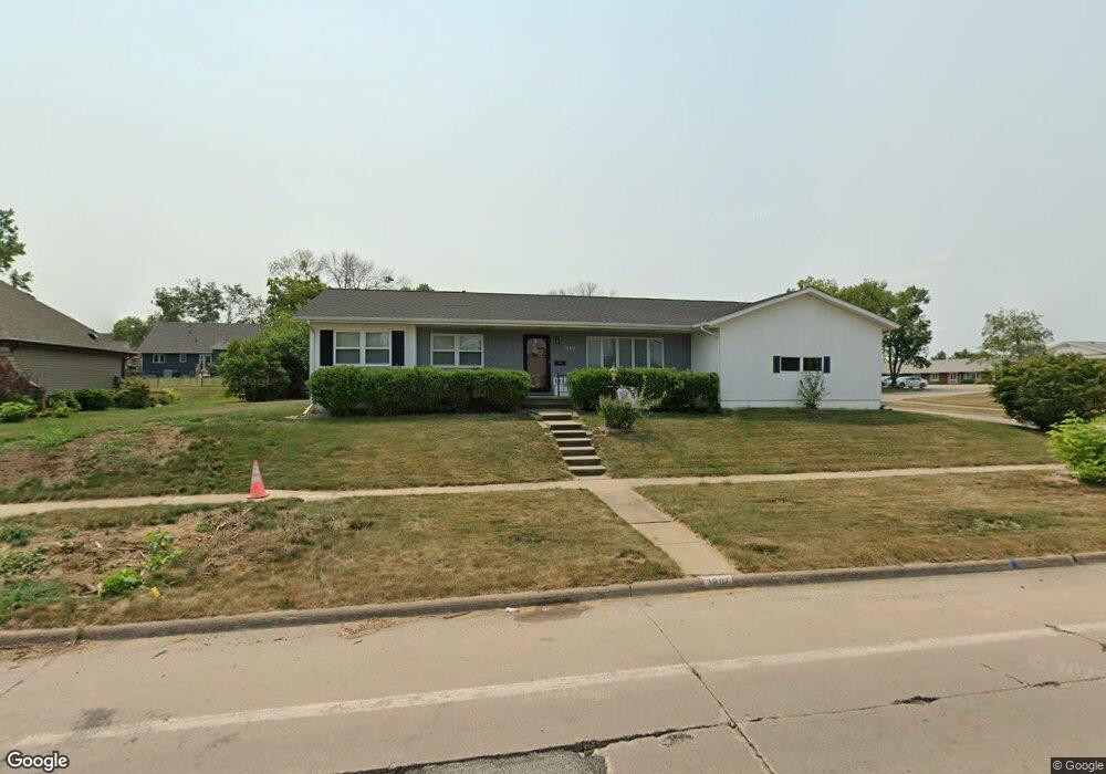 3807 1st Ave SW, Cedar Rapids, IA 52405 - photo 1