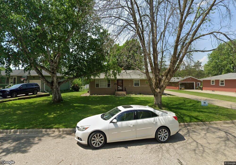 708 Pleasant Ave, Zumbrota, MN 55992 - photo 1