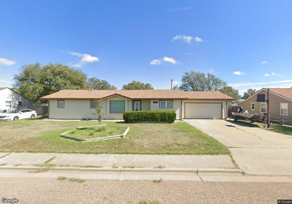 714 Elm Ave, Dumas, TX 79029 - photo 1