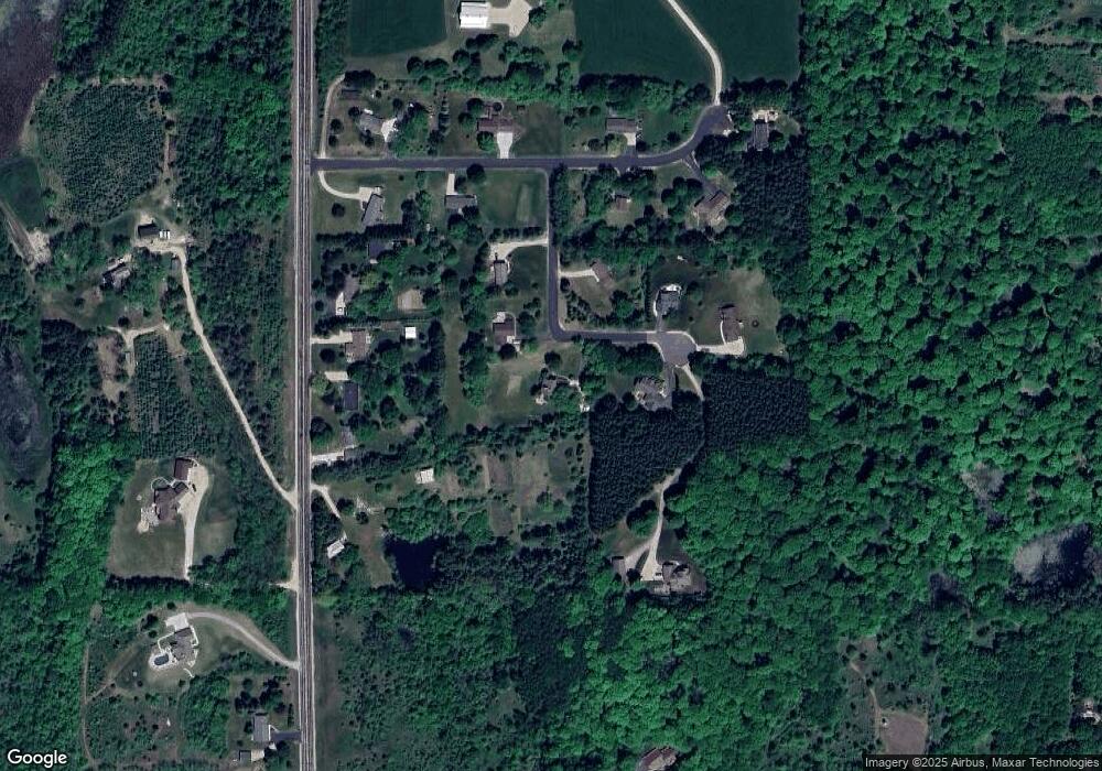 7575 Bavarian Ln, West Bend, WI 53090 - photo 1