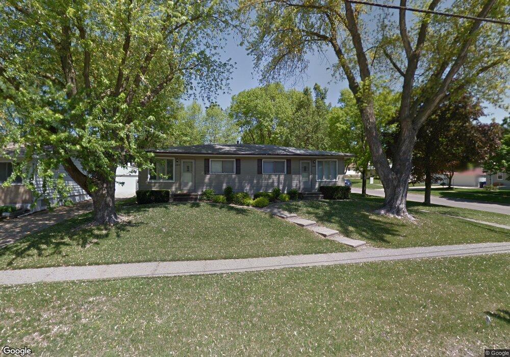 2602 O Ave NW, Cedar Rapids, IA 52405 - photo 1