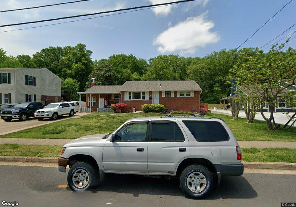 7420 Convair Dr, Alexandria, VA 22306 - photo 1