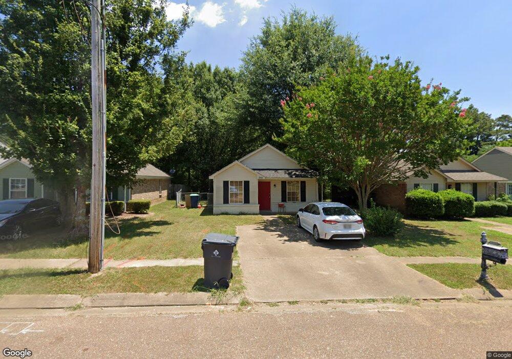 2082 E Parkway St, Hernando, MS 38632 - photo 1