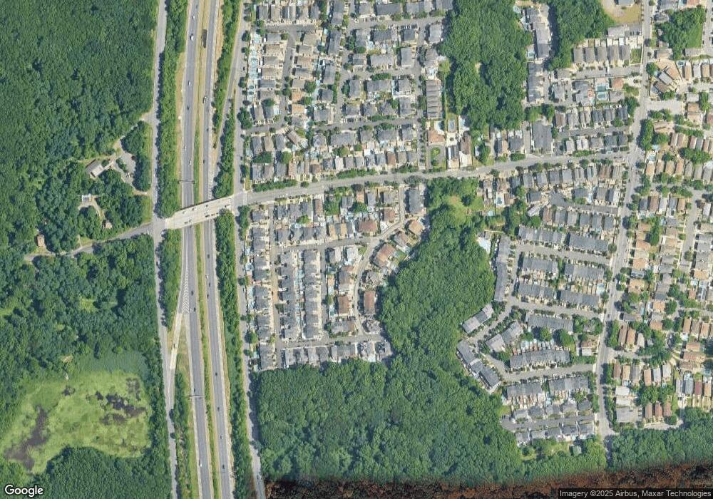 56 Robin Ct, Staten Island, NY 10309 - photo 1