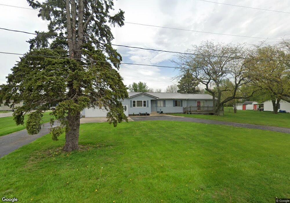 802 W Doggett St, Windfall, IN 46076 - photo 1