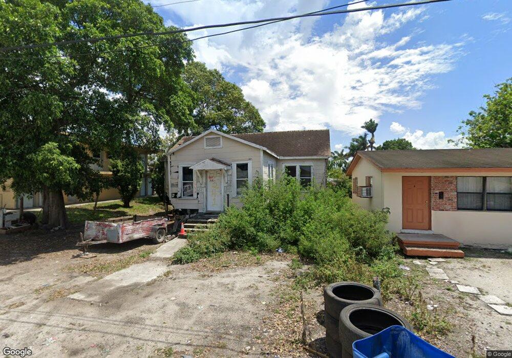 241 SW 3rd St, Belle Glade, FL 33430 - photo 1