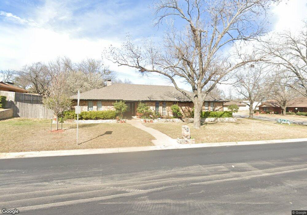 703 E Park Ave, Weatherford, TX 76086 - photo 1