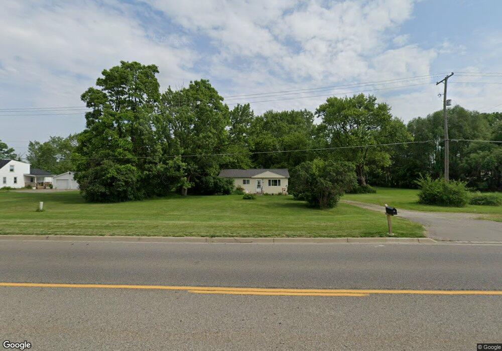 2346 W Coldwater Rd, Flint, MI 48505 - photo 1