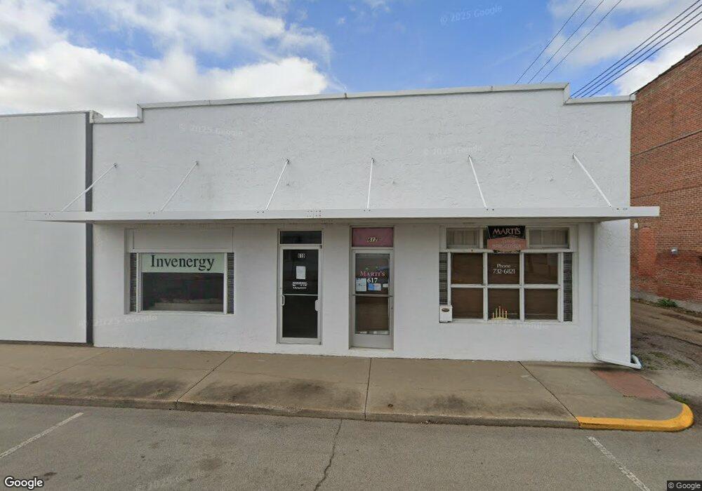 617 Pulaski St, Lincoln, IL 62656 - photo 1