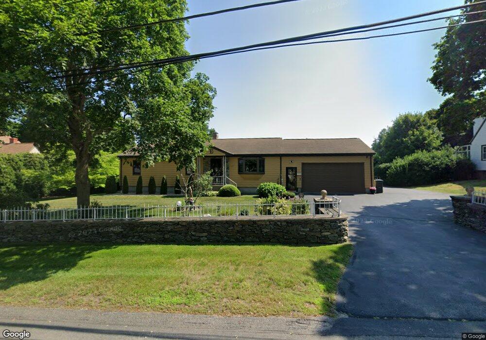 525 Read St, Somerset, MA 02726 - photo 1