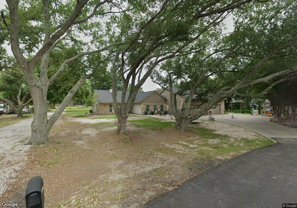 1115 Lakeridge Ln, Lake Charles, LA 70605 - photo 1