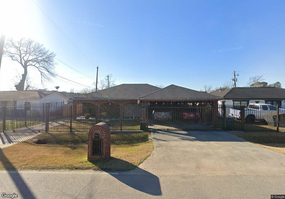 11727 Maymount Ln, Houston, TX 77093 - photo 1