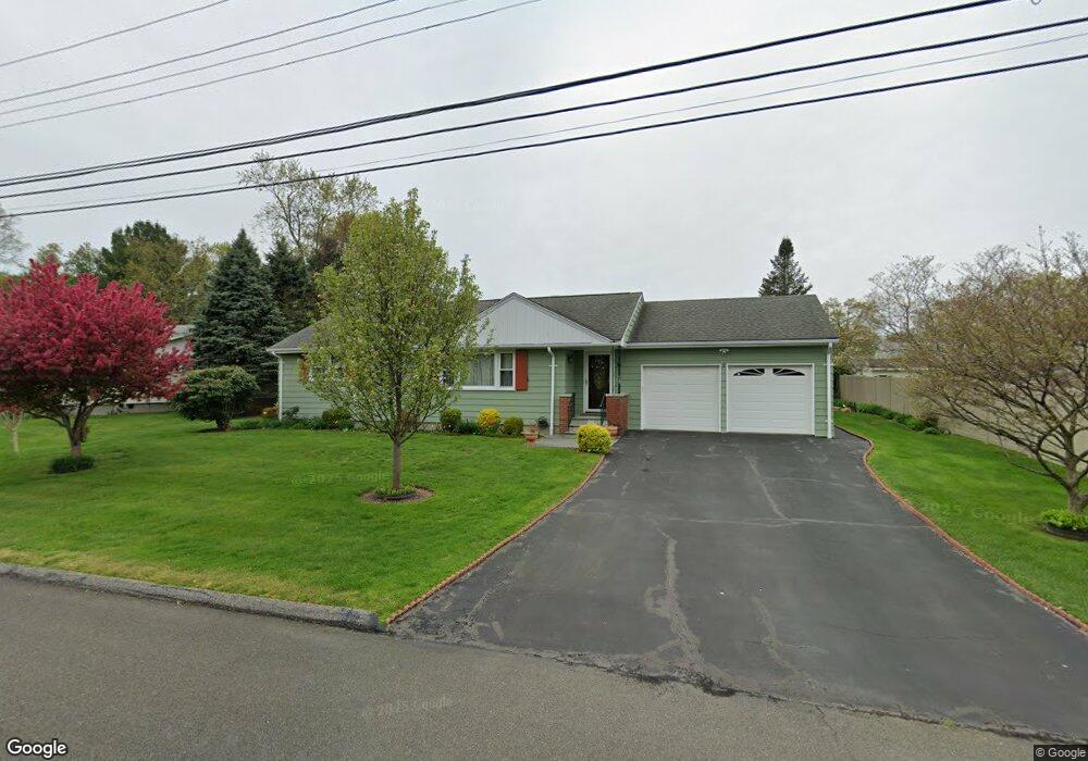 35 Meadowlark Ln, Stratford, CT 06614 - photo 1