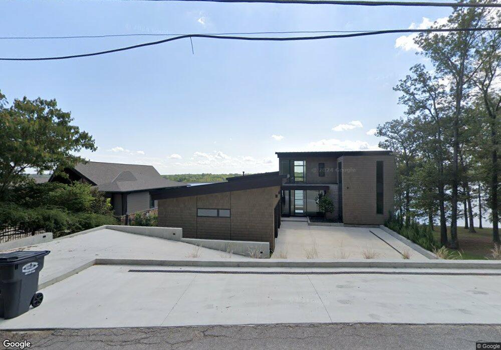 10541 W Grandview Dr, Columbus, IN 47201 - photo 1