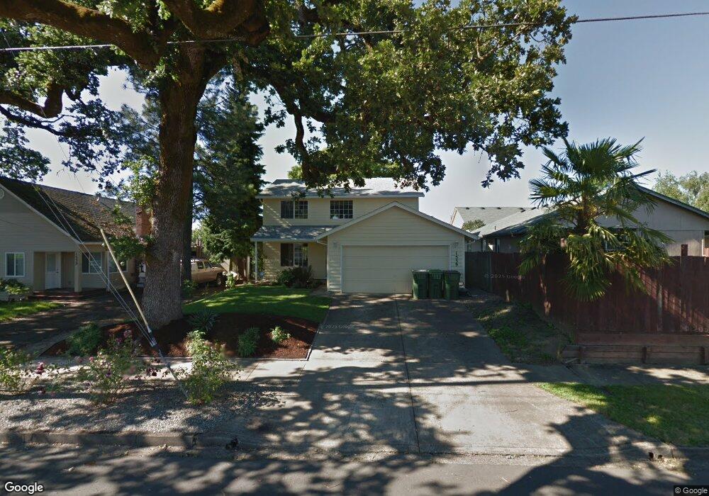 1559 E 2nd St, Newberg, OR 97132 - photo 1