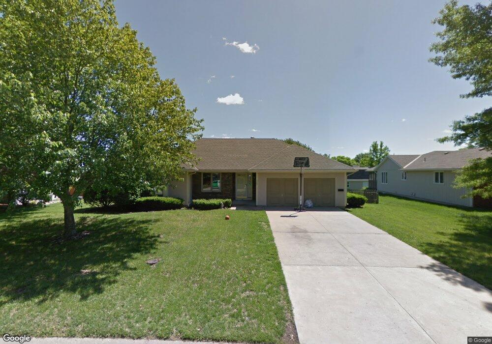 5585 Mccormick Dr, Shawnee, KS 66226 - photo 1