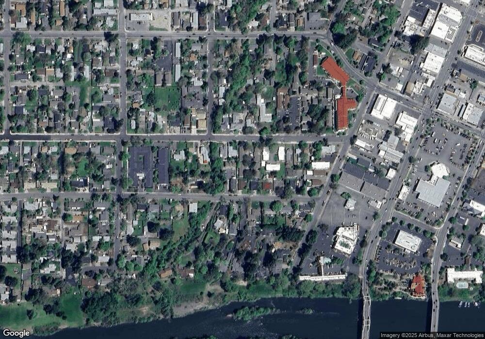 249 SW Rogue River Ave, Grants Pass, OR 97526 - photo 1