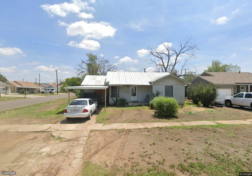 316 Aileen St, Plainview, TX 79072 - photo 1