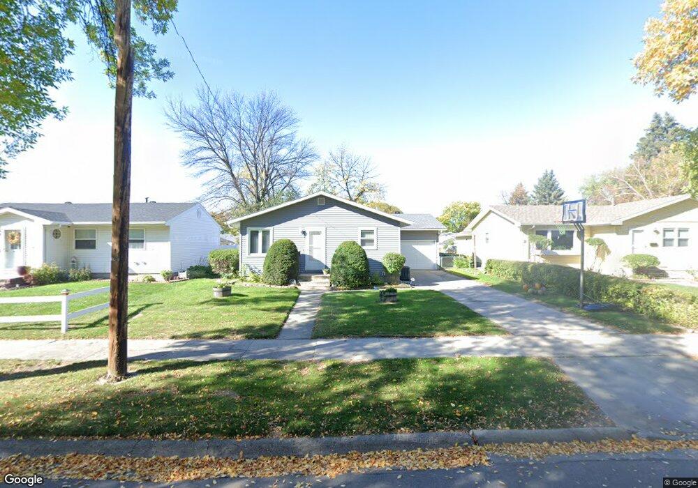 1118 S 19th St, Grand Forks, ND 58201 - photo 1