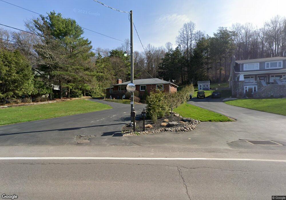 415 Lakeside Dr, Harveys Lake, PA 18618 - photo 1