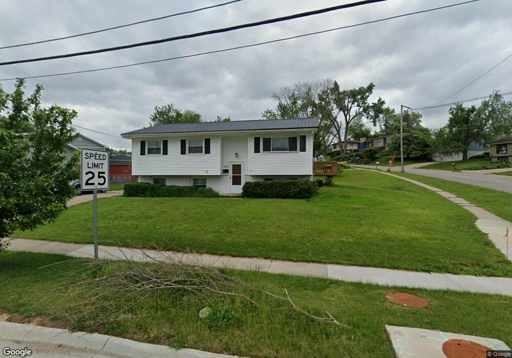 4200 Midway Dr NW, Cedar Rapids, IA 52405 - photo 1