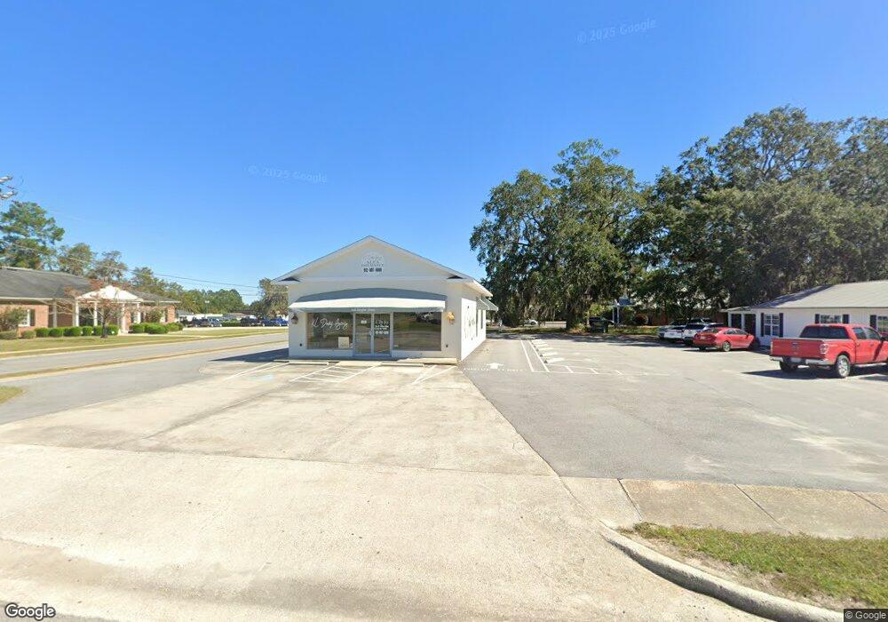 638 Gordon St, Blackshear, GA 31516 - photo 1