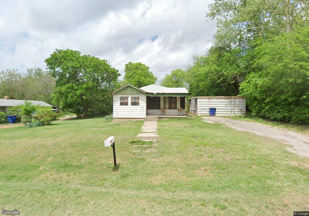 305 W Ash Ave, Duncan, OK 73533 - photo 1