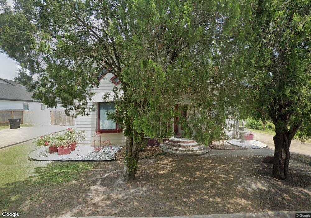 8218 Willow St, Houston, TX 77088 - photo 1