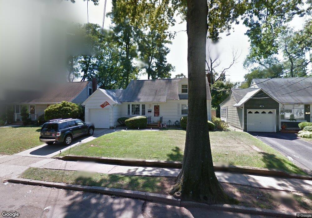 568 Hemlock St, Rahway, NJ 07065 - photo 1