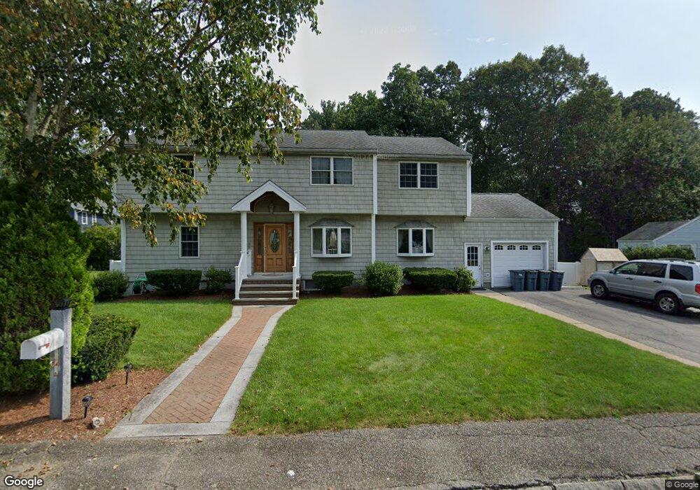 4 Marilyn Ct, Woburn, MA 01801 - photo 1