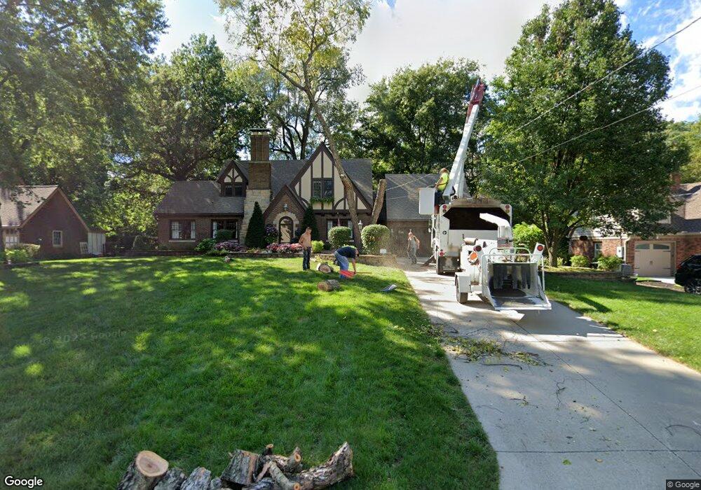 1810 38th St, Des Moines, IA 50310 - photo 1