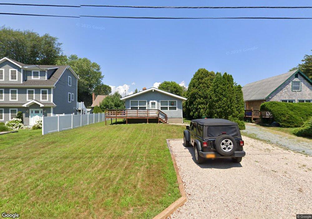 22 Deck St, Jamestown, RI 02835 - photo 1