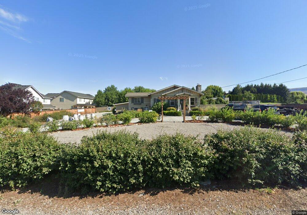 1805 6th St SE, East Wenatchee, WA 98802 - photo 1