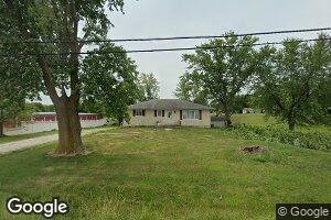 1308 E Briggs Dr, Macon, MO 63552
