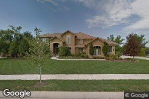 9742 Sunset Cir, Lenexa, KS 66220