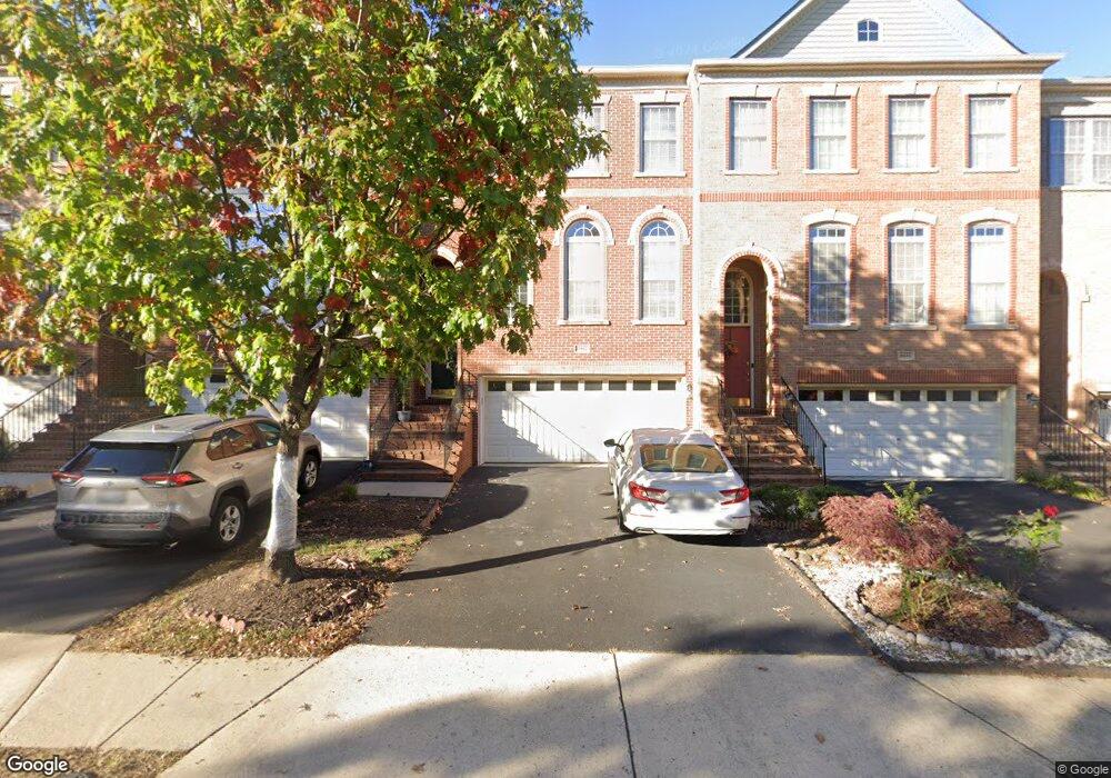 25842 Commons Square, Chantilly, VA 20152 - photo 1