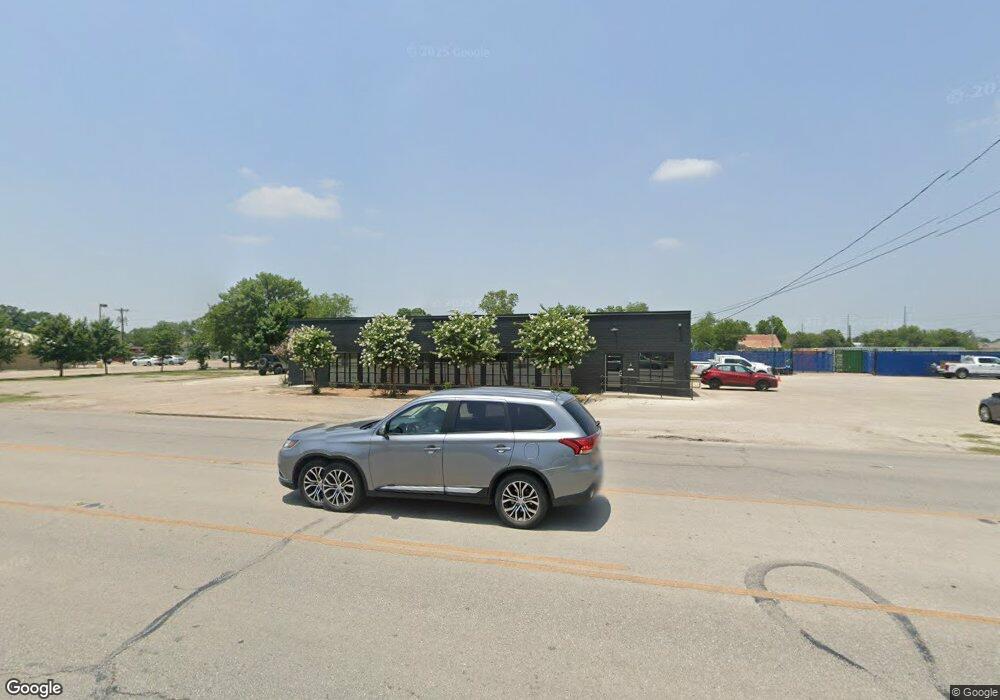 1010 E Kingsbury St, Seguin, TX 78155 - photo 1