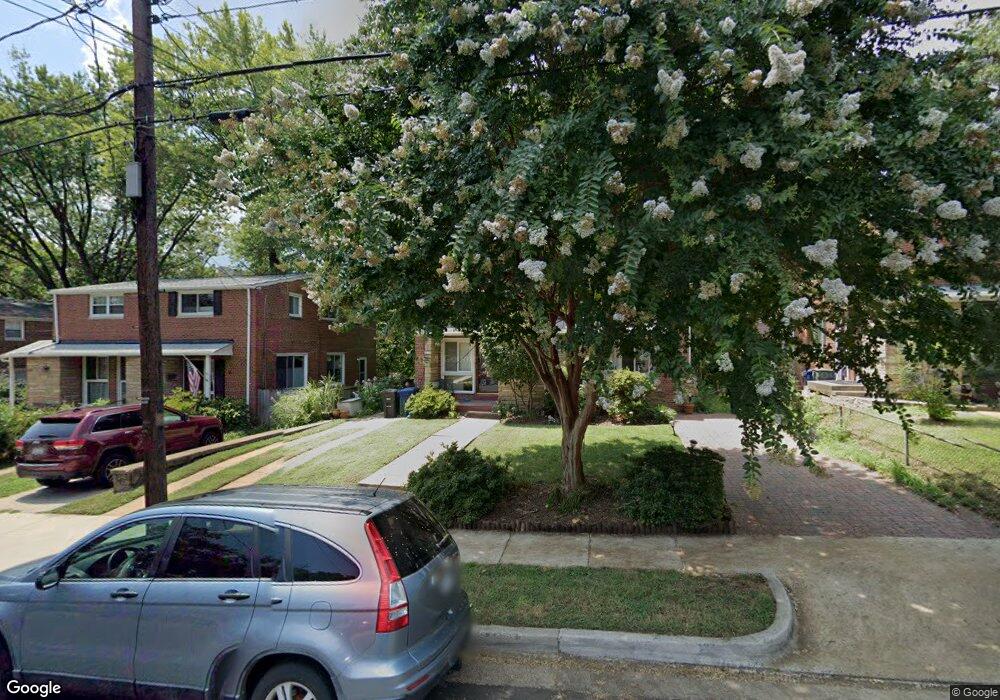 210 E Taylor Run Pkwy, Alexandria, VA 22314 - photo 1