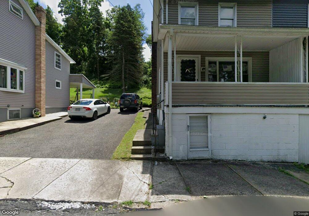 528 E Front St, Lansford, PA 18232 - photo 1