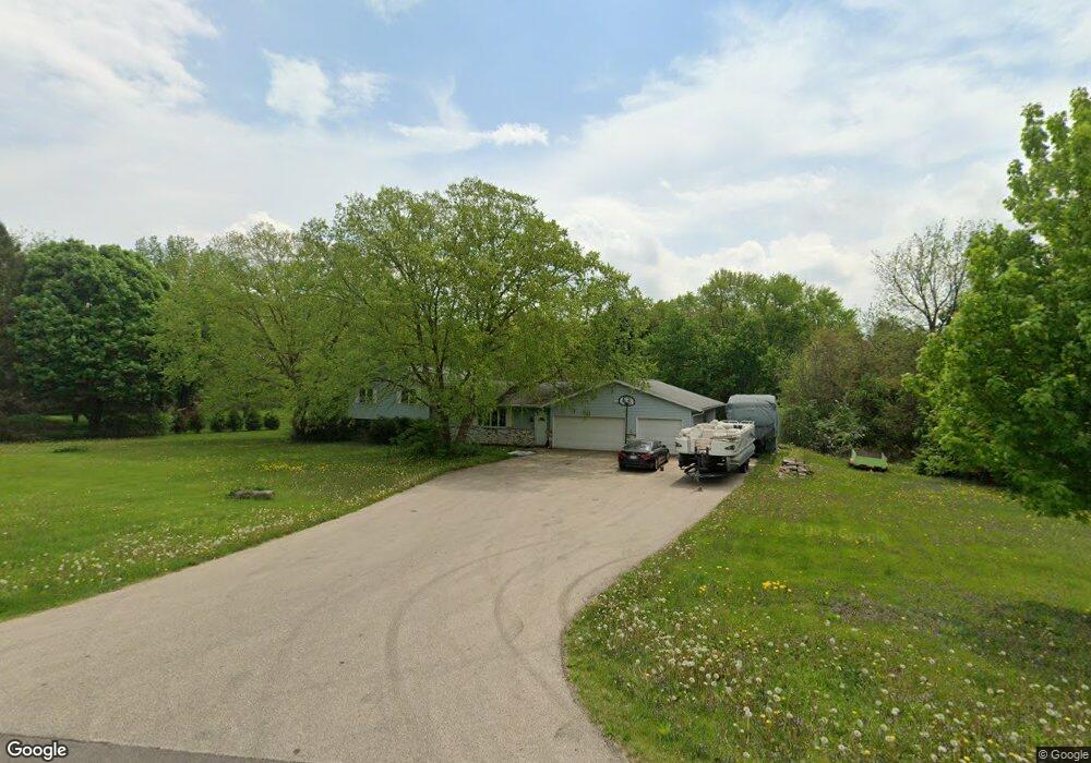 5653 Vineyard Rd, Fitchburg, WI 53575 - photo 1