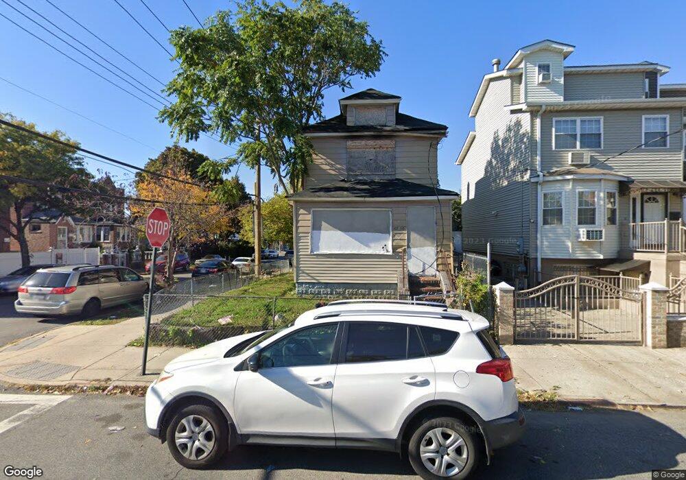 10758 164th St, Jamaica, NY 11433 - photo 1