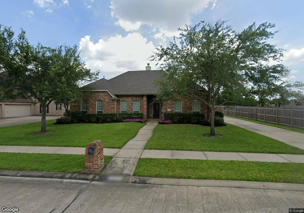 313 Falcon Lake Dr, Friendswood, TX 77546 - photo 1