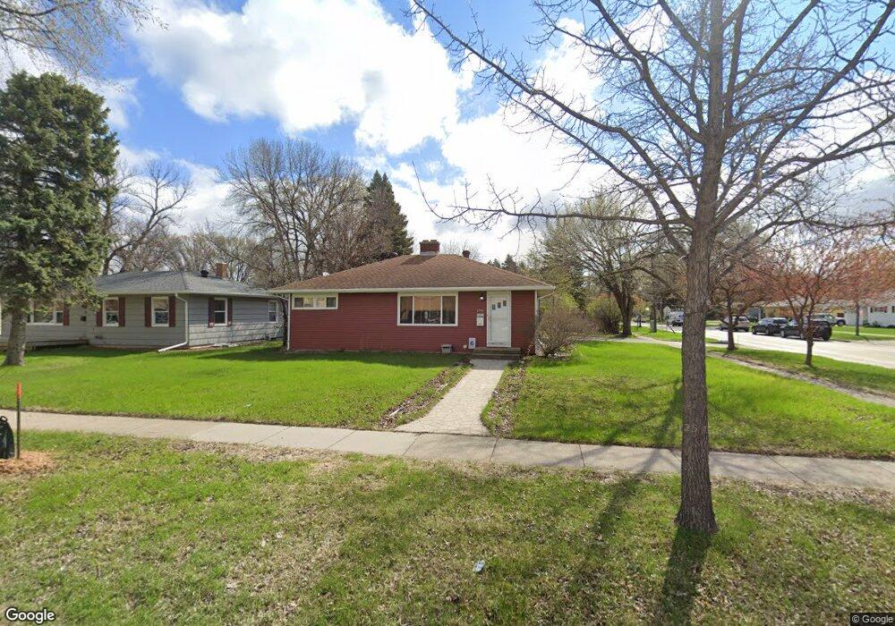 1746 11th St S, Fargo, ND 58103 - photo 1