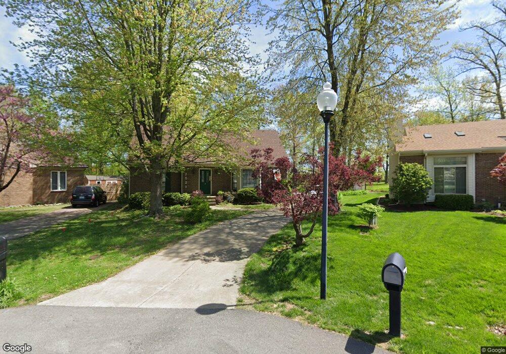 7521 Newton Dr, Louisville, KY 40228 - photo 1