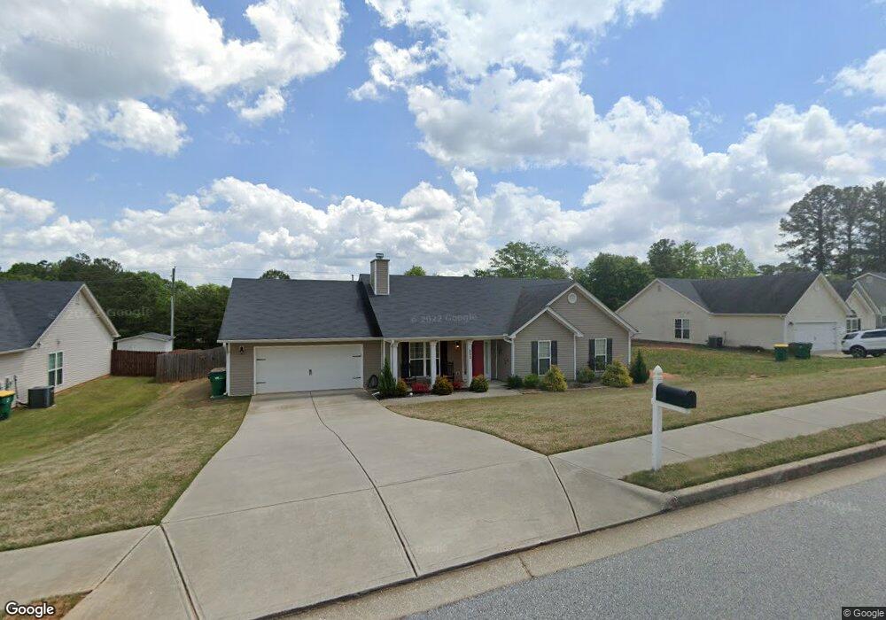 553 Embassy Walk unit 17B, Winder, GA 30680 - photo 1