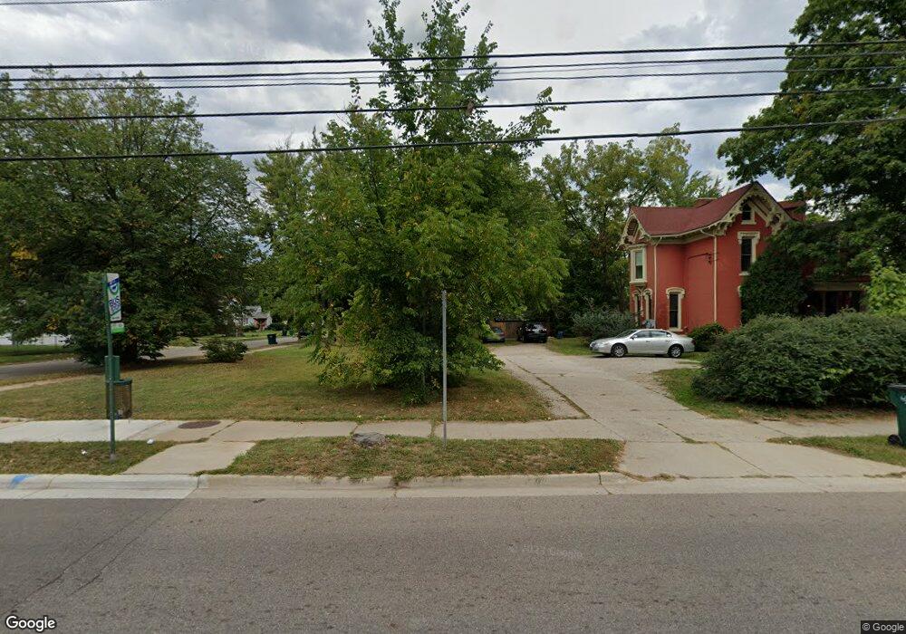 1310 W Willow St, Lansing, MI 48915 - photo 1