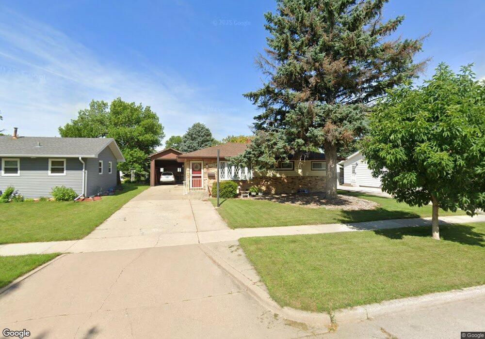 1413 20th St S, Fargo, ND 58103 - photo 1